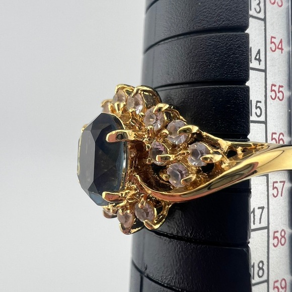 Vintage Gold Tone Blue & Clear Cocktail Costume Ring Sz 7.75 Oval Halo Statement - Picture 3 of 5